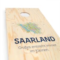 Saarland Cornhole Board mit Klebefolie von sackloch-shop.de